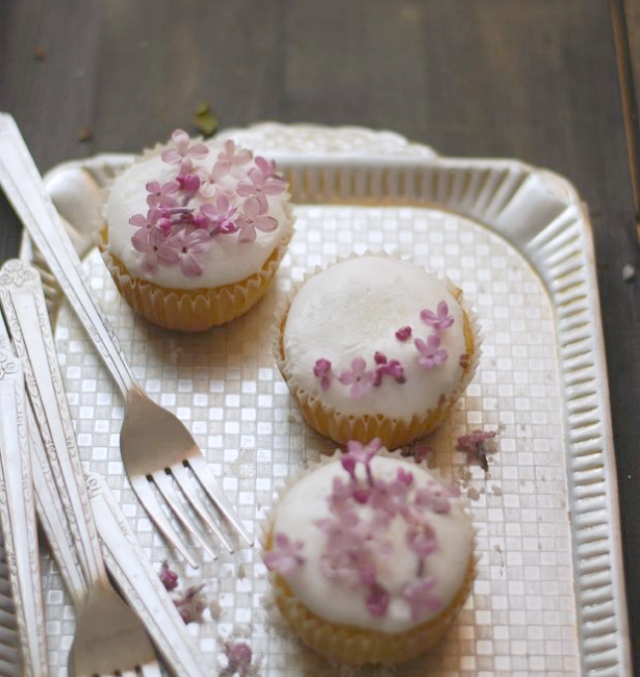 lilac-cupcakes